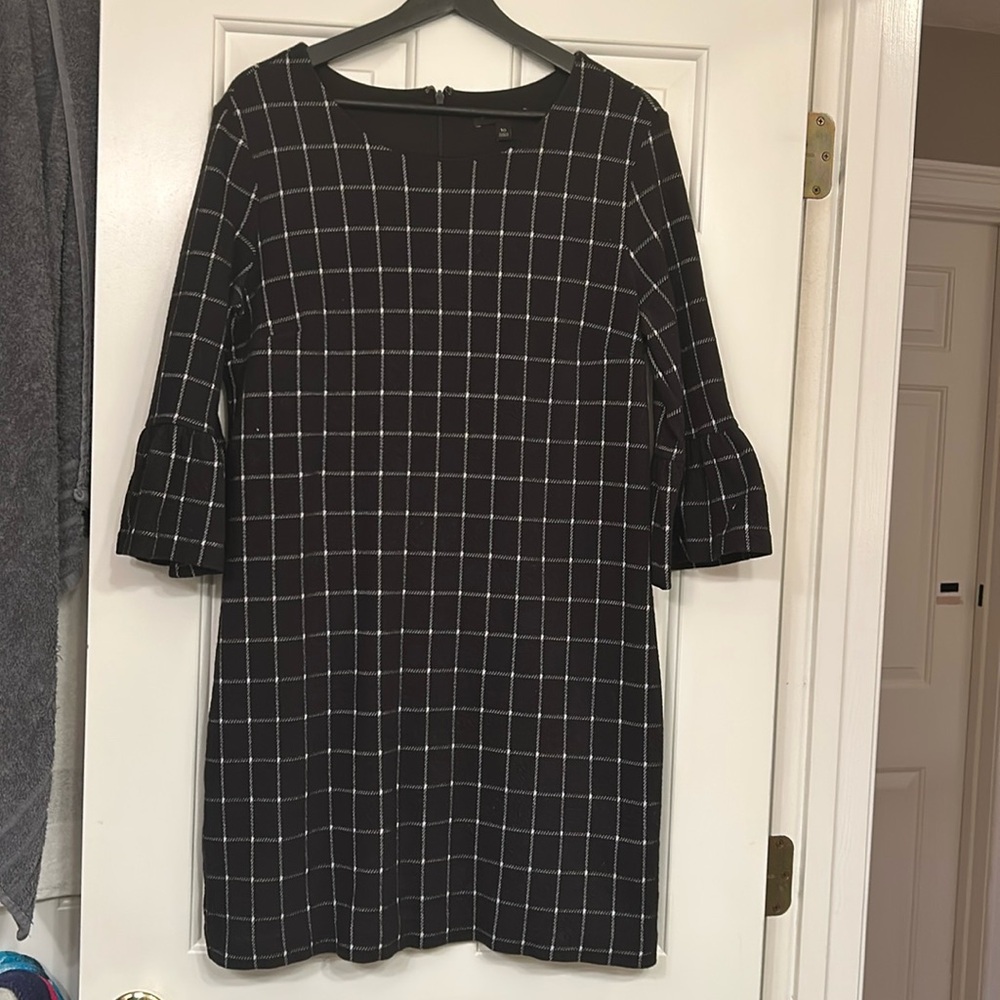 Banana Republic wool dress with bell sleeves. Size 10 and fully lined.